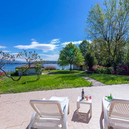 Villa Martine Au Bord Du Lac - Happy Rentals Cadrezzate Exterior foto