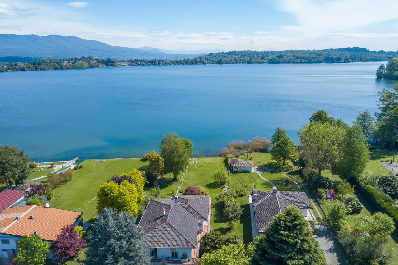 Villa Martine Au Bord Du Lac - Happy Rentals Cadrezzate Exterior foto